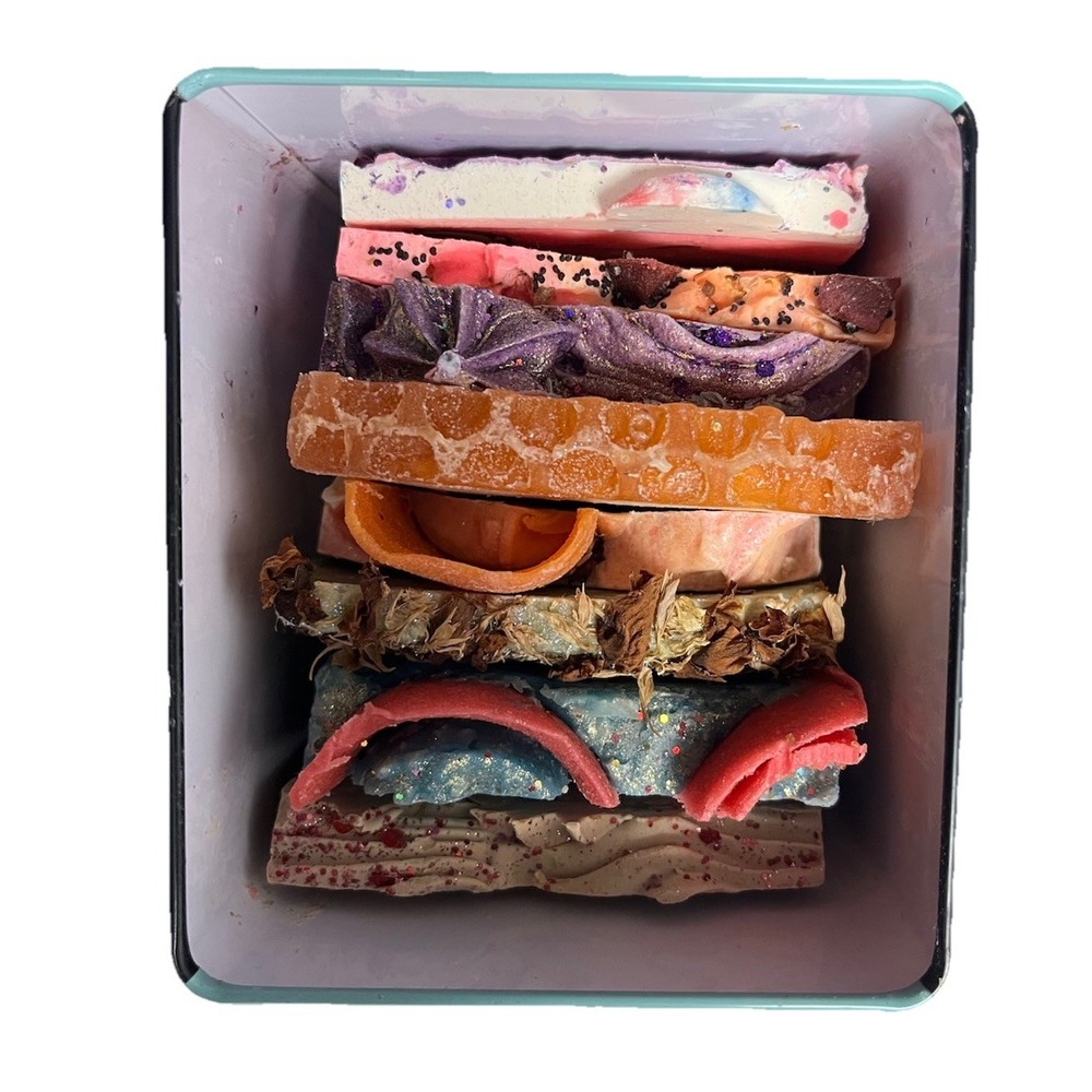 Finchberry Soap Sampler Tin‎ Box 1 lb 8 bars